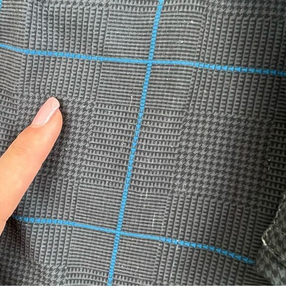 Lululemon T.H.E. Short Linerless Grey and Blue Plaid Size Large - Picture 4 of 9